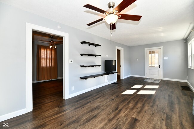 Building Photo - 6186 Evanston Ave