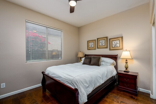 Building Photo - 6417 E Marilyn Rd