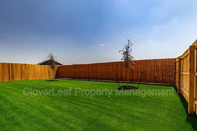 Building Photo - 3338 Gingham Pt