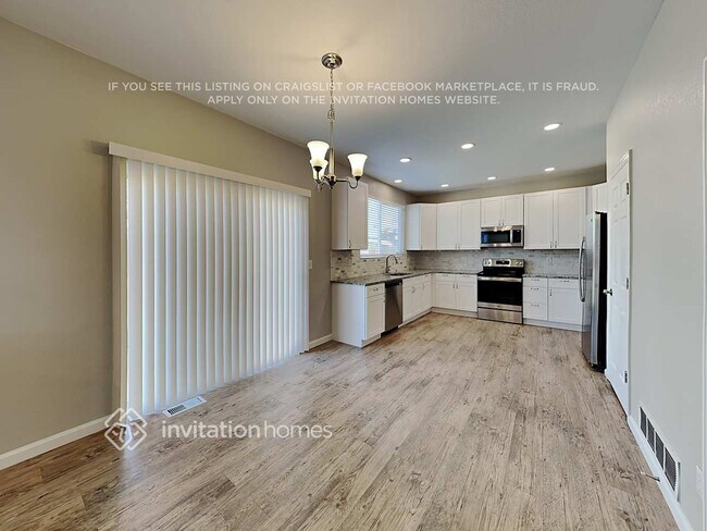 Building Photo - 7644 Dobbs Dr