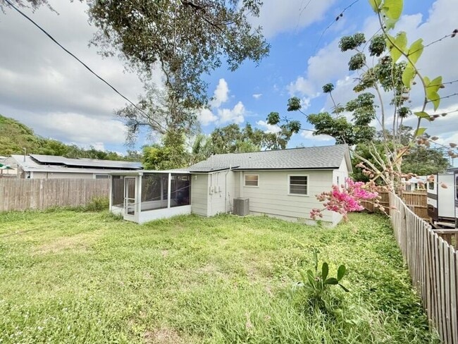 Building Photo - 5131 13th Ave N