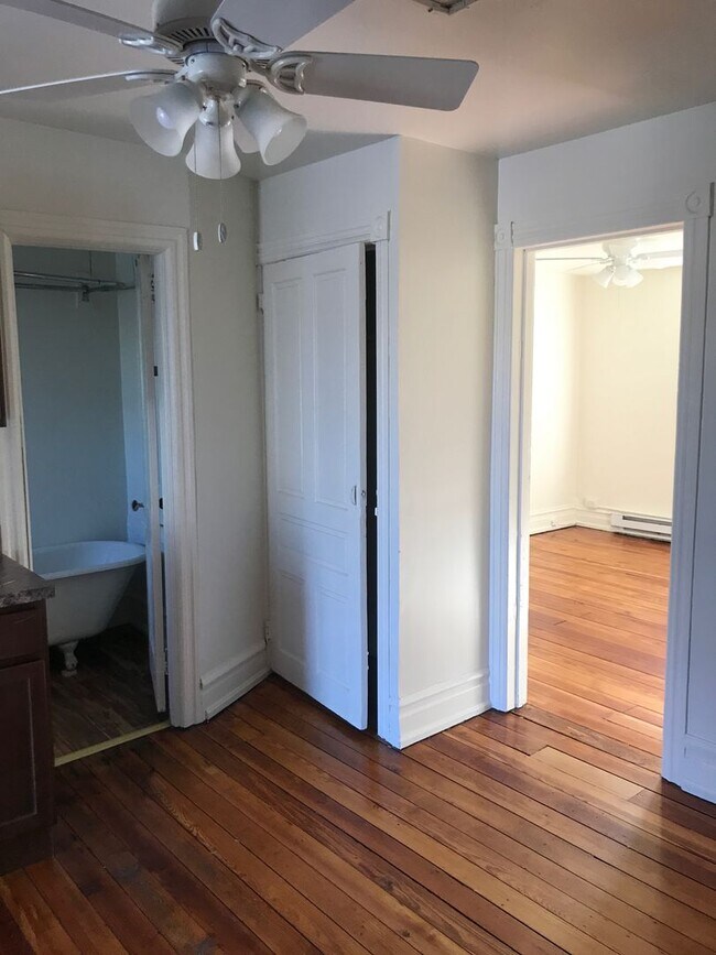 Building Photo - 139 N 10th St