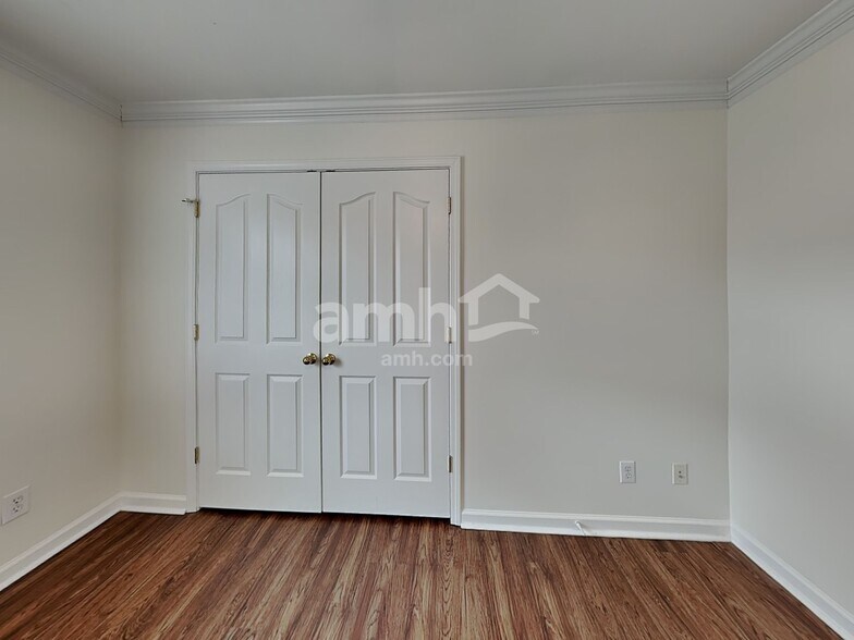 Building Photo - 2005 Brook Valley Run