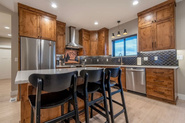 Building Photo - 444 Cowboy Trail