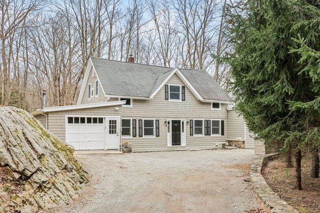 Primary Photo - 22 Lake Ridge Rd