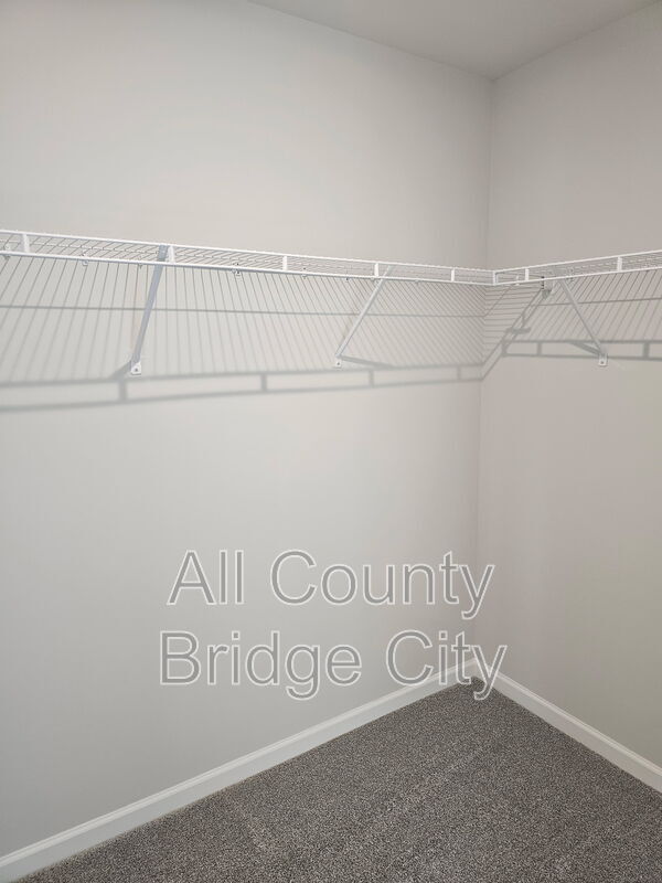 Building Photo - 142 Randwick Ln