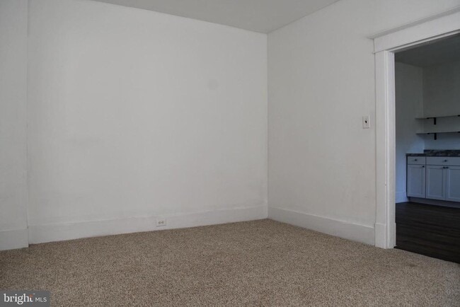 Building Photo - 4 E Milby St