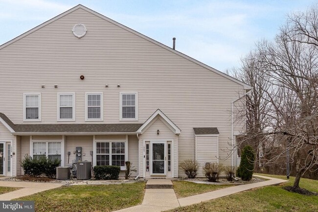 Building Photo - 1505 Beacon Hill Dr