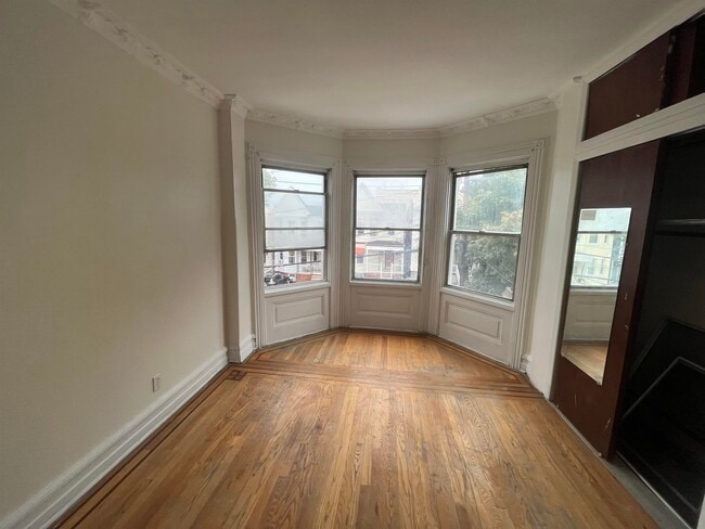 Building Photo - 129 Highland Ave