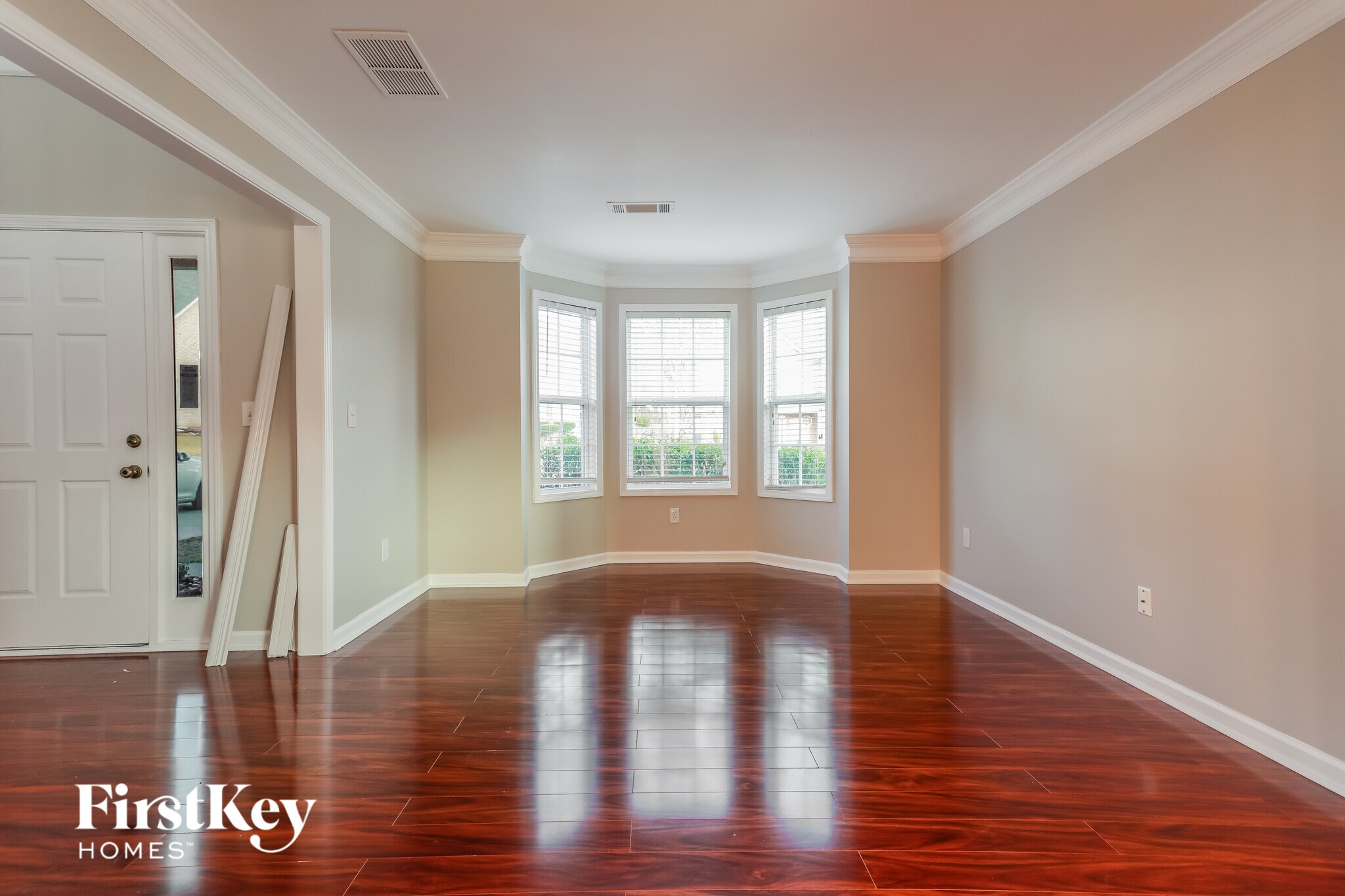 Building Photo - 1528 Park Knoll Trail NE