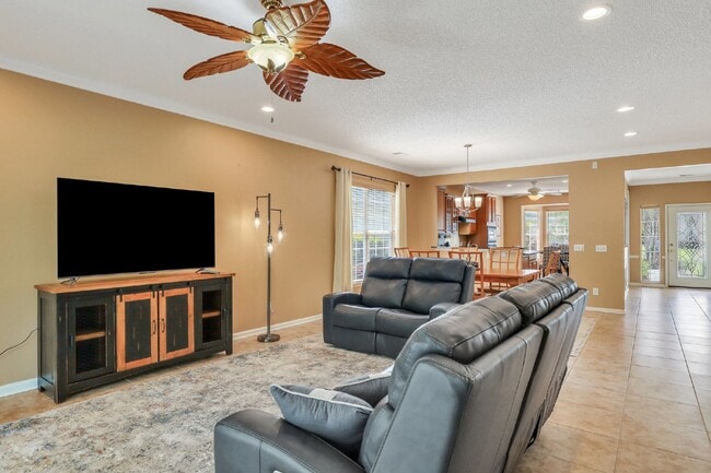 Building Photo - "Charming 2 Bed, 2 Bath with Den Rental Home in Sun City, SC - Spacious and Inviting!"