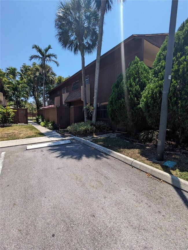 Building Photo - 6445 SW 116th Pl