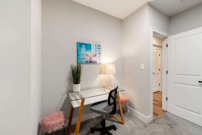 Building Photo - 2207 W 18th St