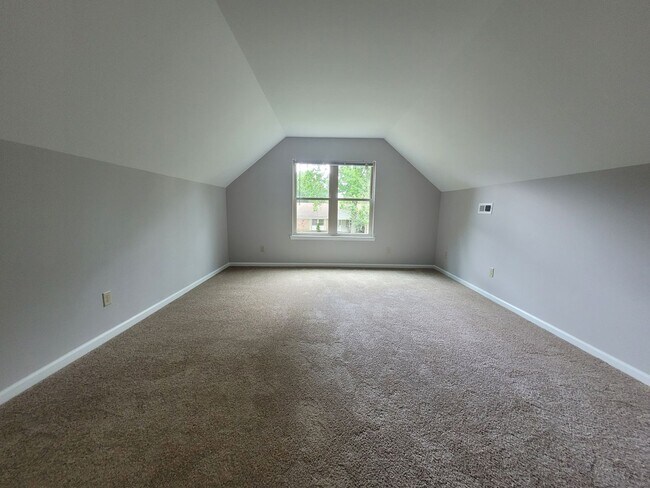 Building Photo - DUNBARTON