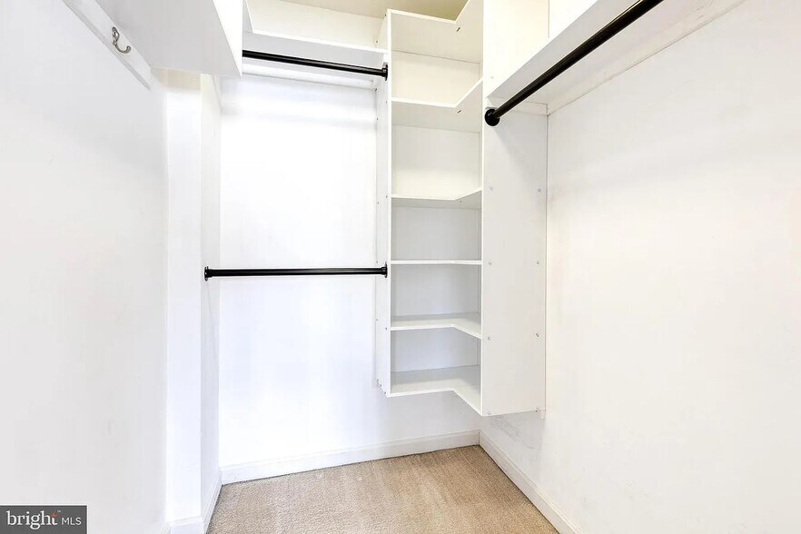 Building Photo - 2702 Lighthouse Pt E