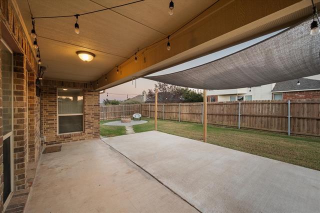 Building Photo - 4802 Oakview Dr