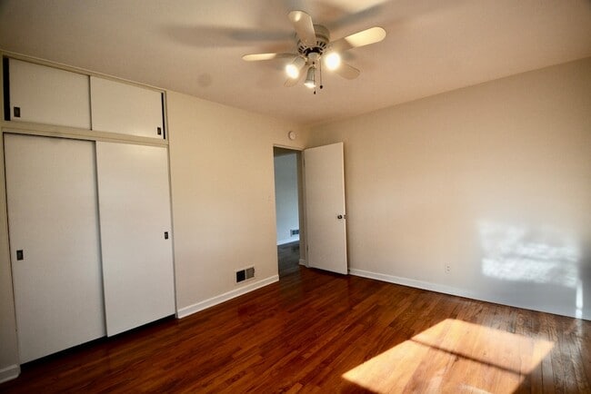 Building Photo - 609 Loomis St