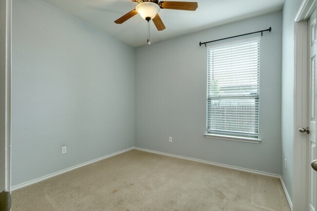 Building Photo - 451 New Bridge Dr