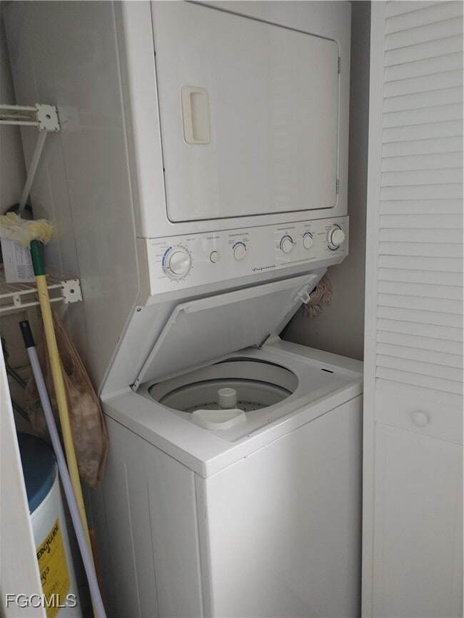 Building Photo - 2740 Geary St