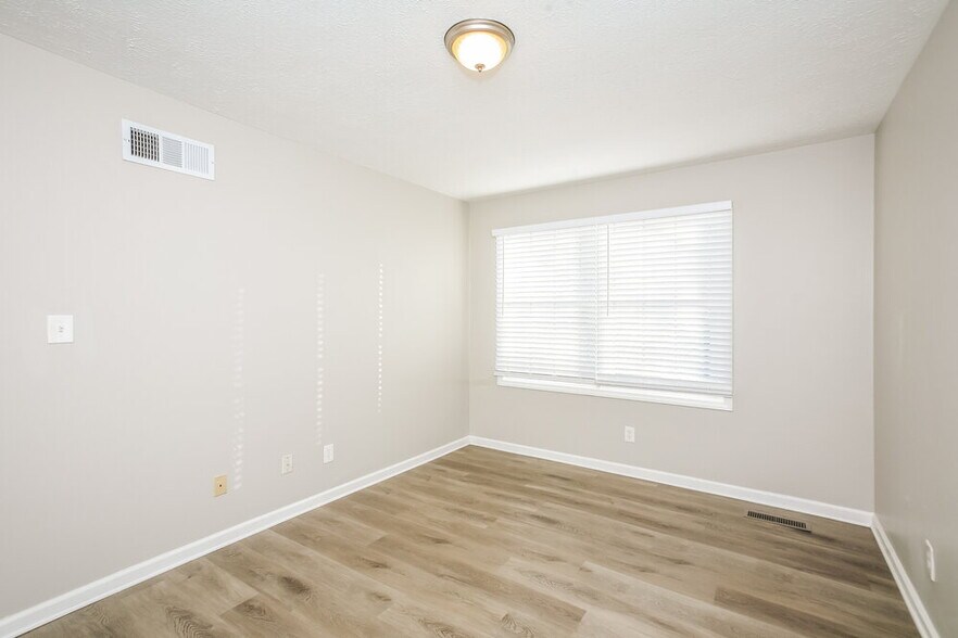 Building Photo - 656 Sunbird Cir