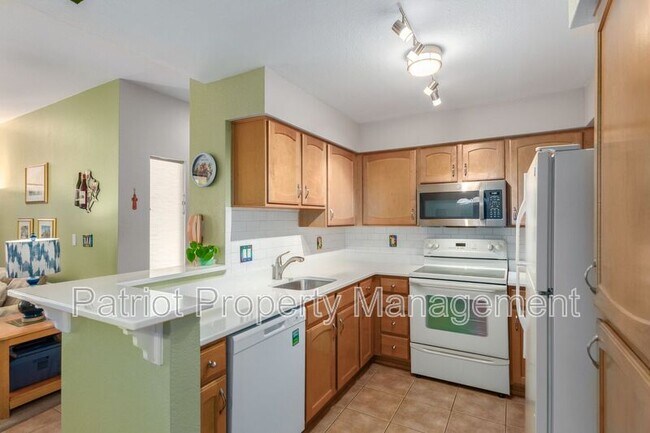 Building Photo - 9708-9708 E Vía Linda