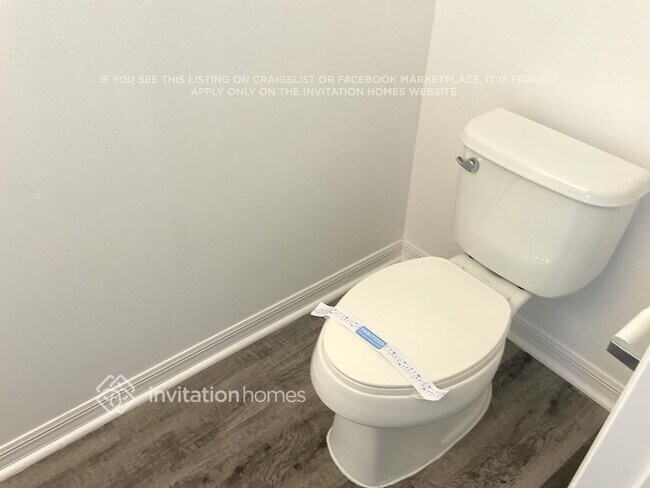 Building Photo - 4004 11th St E