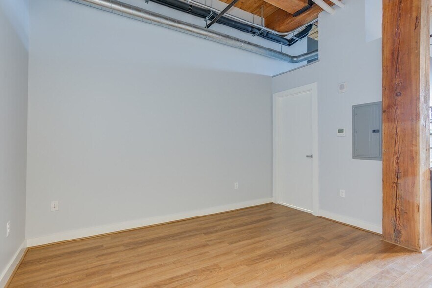 Building Photo - 63 Melcher St