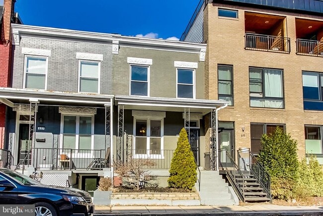 Primary Photo - 621 Harvard St NW