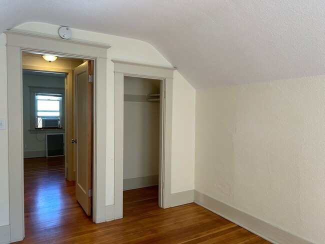 Building Photo - Updated Vintage Home