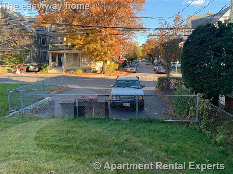 Building Photo - 80 Curtis St