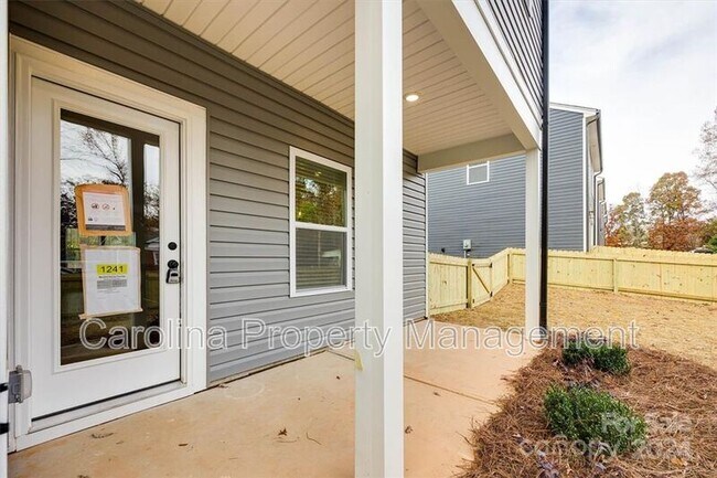 Building Photo - 1241 Eastway Dr