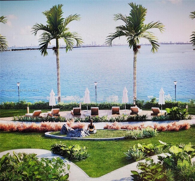 Building Photo - 700 NE 24th St