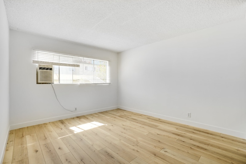 Building Photo - 9000 Clifton Wy