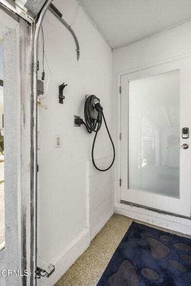 Building Photo - 3551 Dixie Canyon Pl