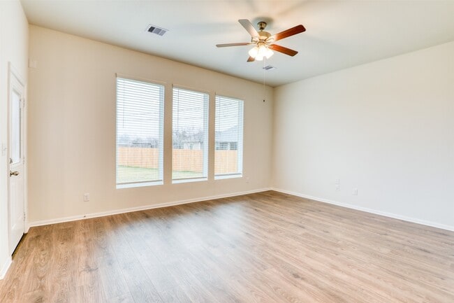 Building Photo - 399 Magnolia Ln