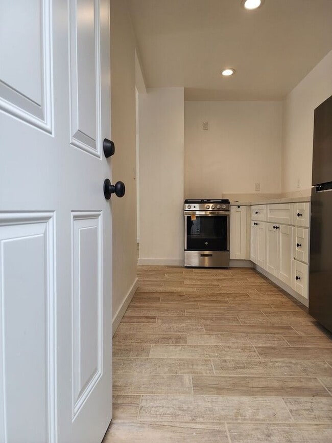 Building Photo - $1000 REBATE!! 1bdrm/1bath COTTAGE in Historic Sherman Heights!