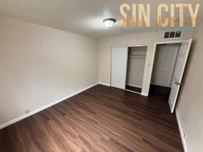 Building Photo - Discover Urban Comfort: Spacious 1-Bedroom Oasis at Lyn Capri