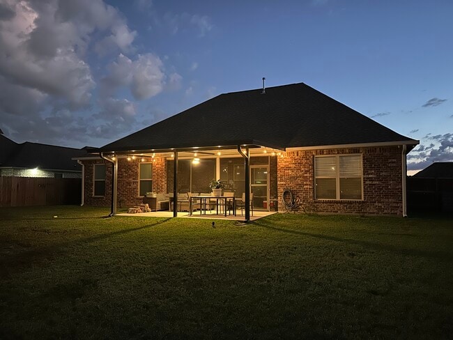 Building Photo - 3856 Sandbar Dr