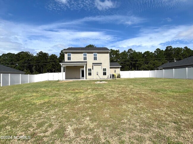 Building Photo - 885 Carolina Rd