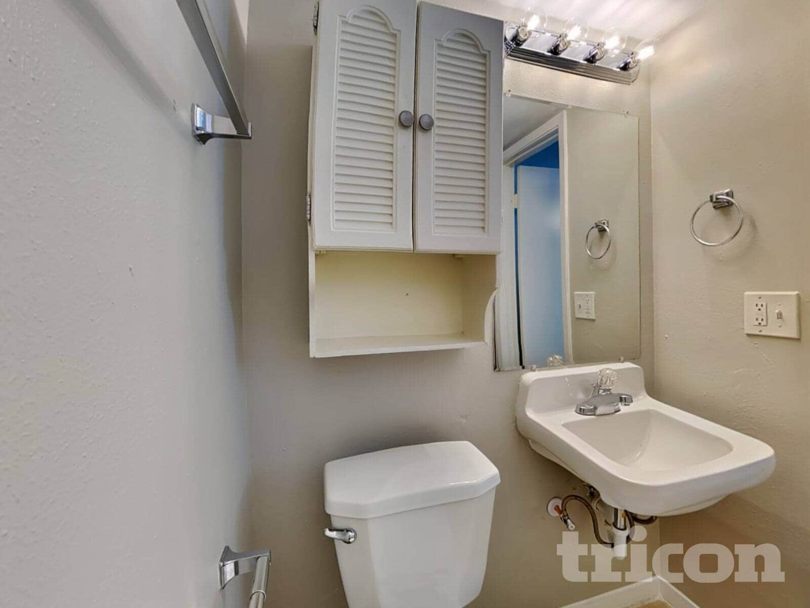 Building Photo - 6422 French Chateau Dr