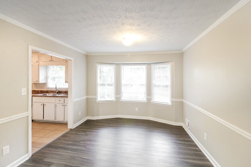 Building Photo - 2918 High Brook Way SE