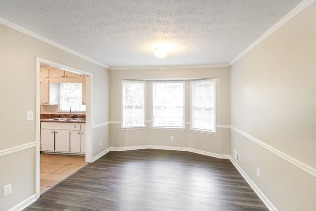 Building Photo - 2918 High Brook Way SE