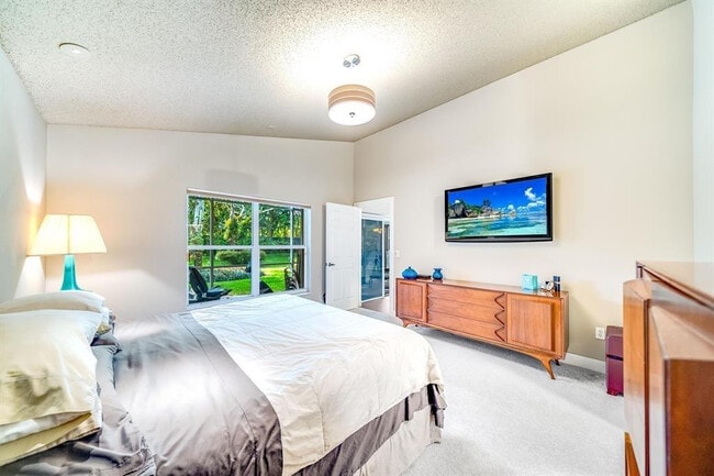 Building Photo - 7638 Charing Cross Ln