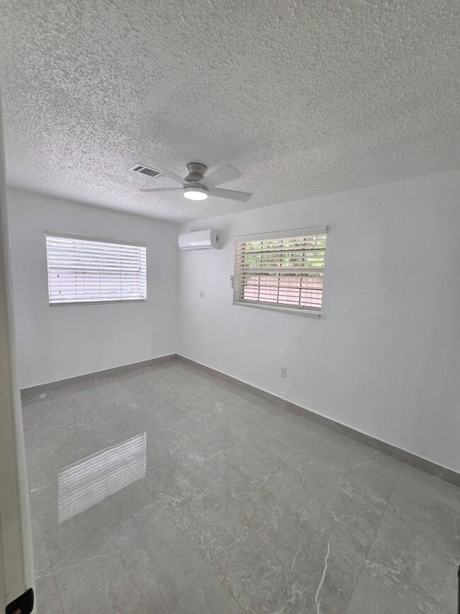 Building Photo - 16920 NW 53rd Ave