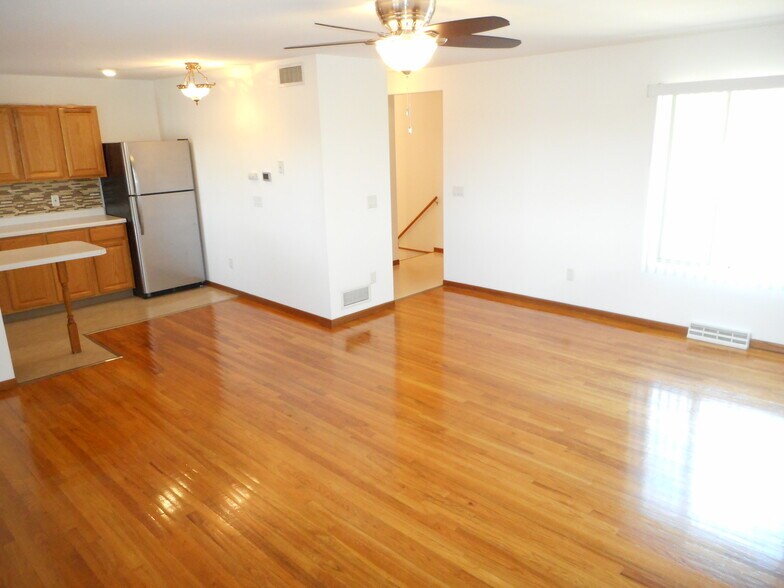 Building Photo - 1809 Reetz Rd