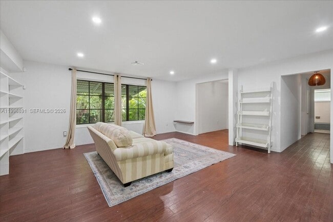 Building Photo - 3490 William Ave