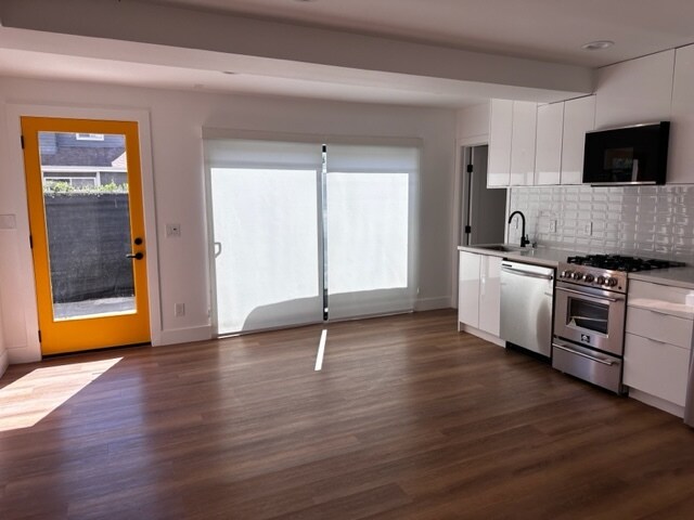 Building Photo - 1527 Wellesley Ave