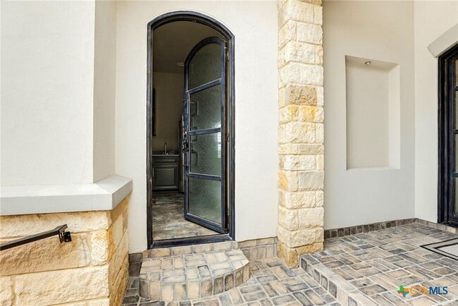 Building Photo - 2447 Wallaby Cir
