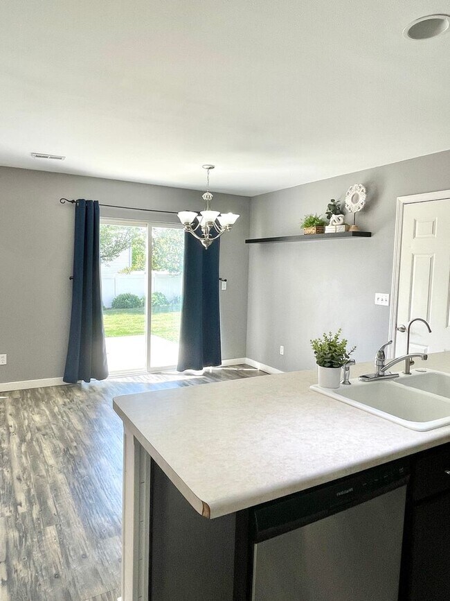Building Photo - Spacious 3 Bed Home Near Hill AFB & I-15 – RV Parking + Fenced Yard