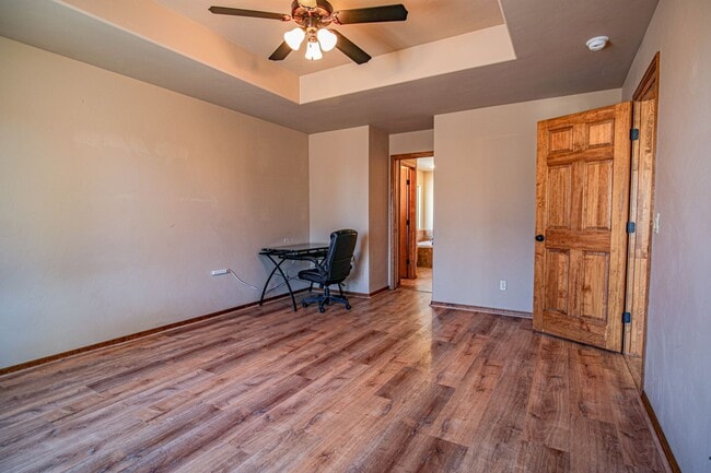 Building Photo - Beautiful 4 Bedroom/2 Bath Home